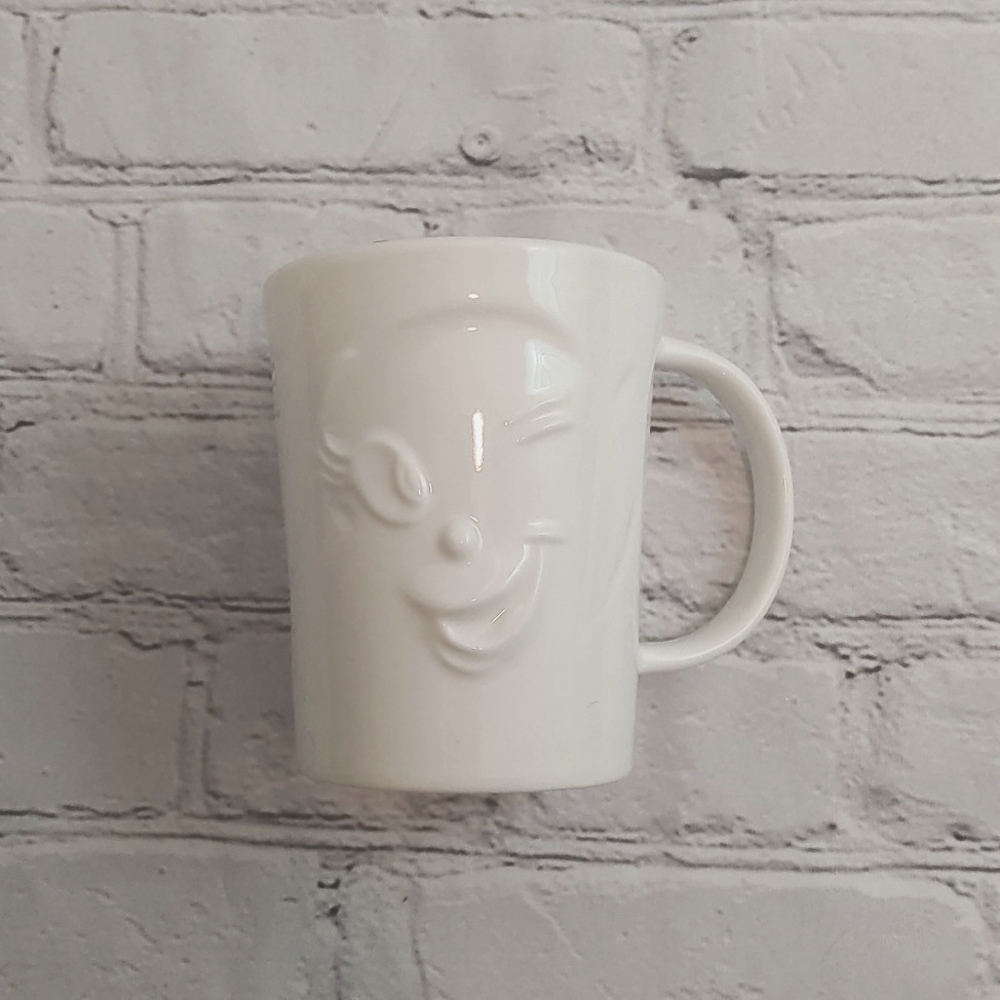 Smiling Embossed Coffee/Tea & Creamer Cup - Picture 3 of 8